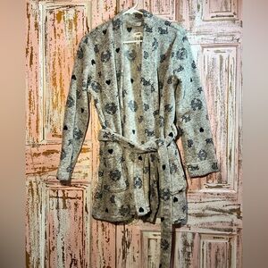 PINK Victoria's Secret Gray Robe with Heart and Logo Print